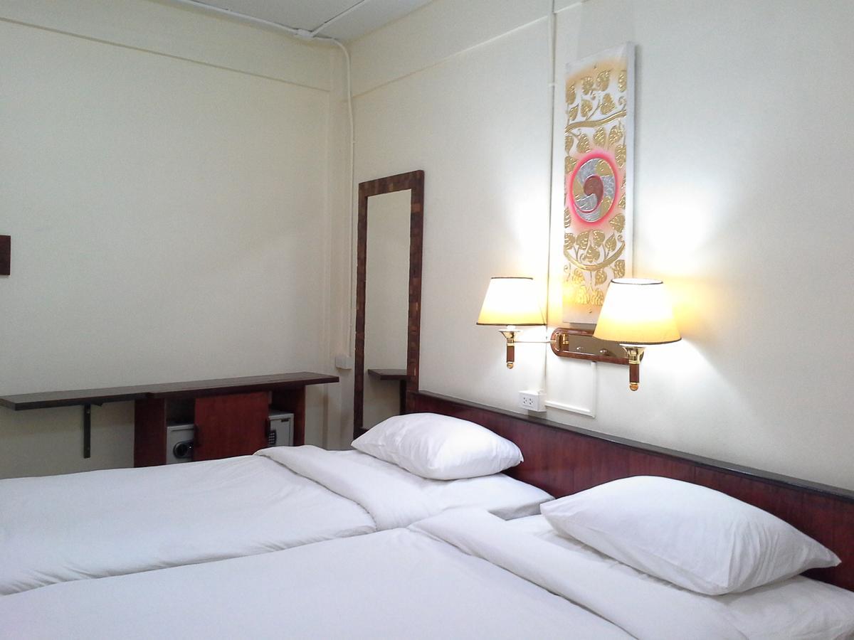 Bc Guesthouse Banglamphu Bangkok Buitenkant foto