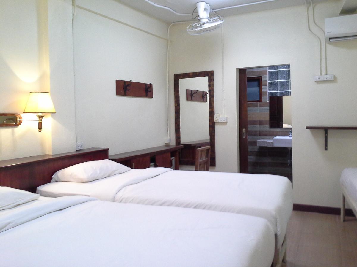 Bc Guesthouse Banglamphu Bangkok Buitenkant foto